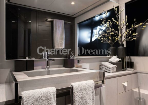 ELLA gallery image