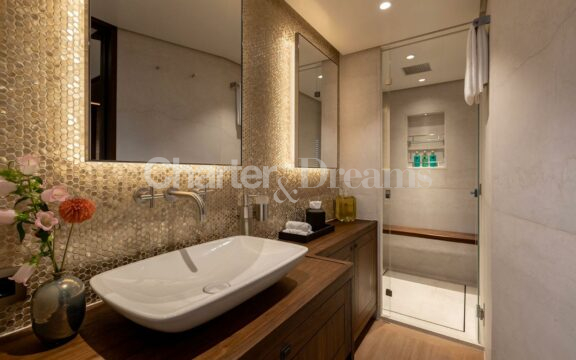 Mana I gallery image